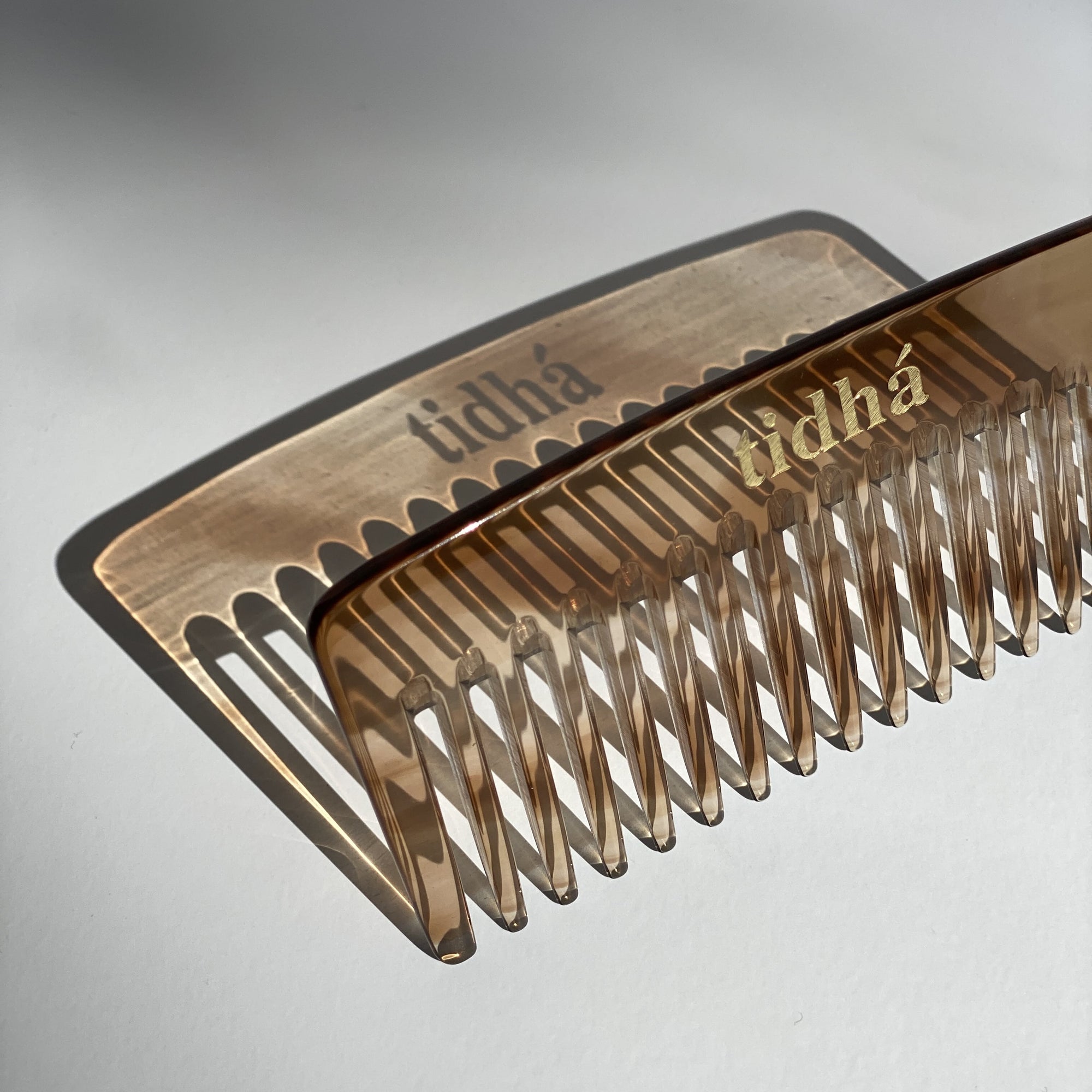 tidha travel comb